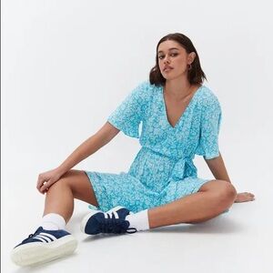 GHANDA Co Clothing “Lottie” Blue Floral Ruffle Mini Wrap Dress XS NWT